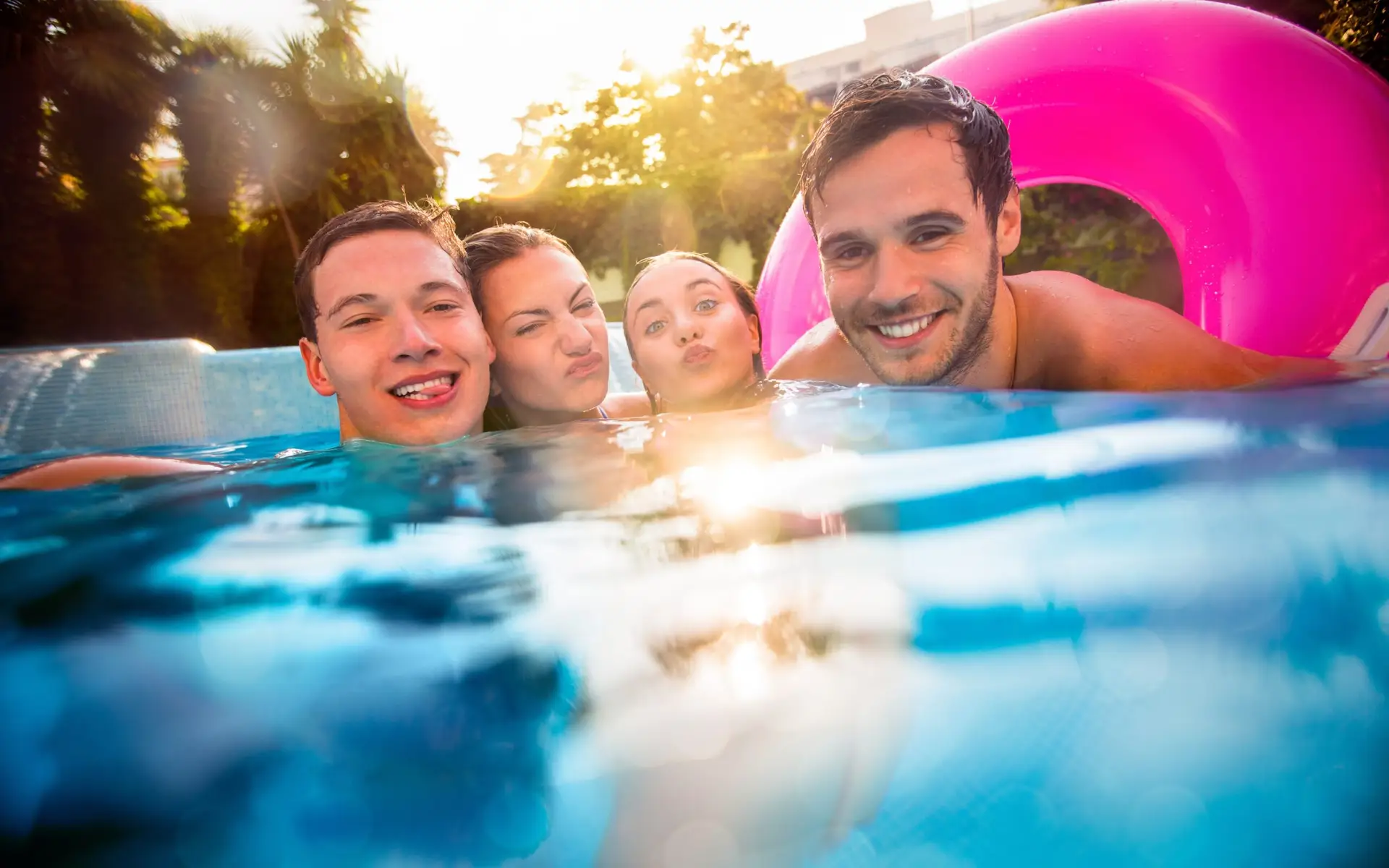 Sommertag im Freibad im Sagenharz